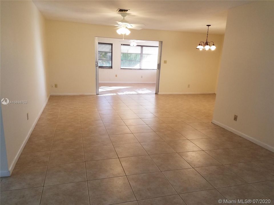 Recently Rented: $2,100 (2 beds, 2 baths, 1228 Square Feet)