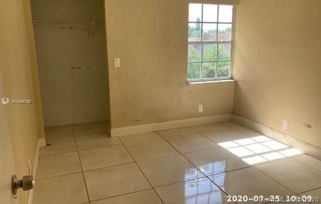 Vendido Recientemente: $175,000 (3 camas, 2 baños, 1389 Pies cuadrados)