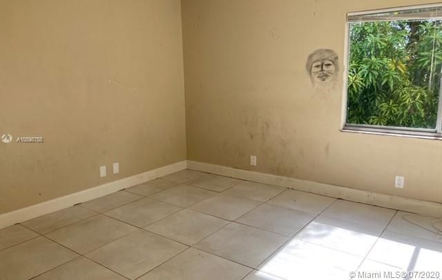 Vendido Recientemente: $175,000 (3 camas, 2 baños, 1389 Pies cuadrados)