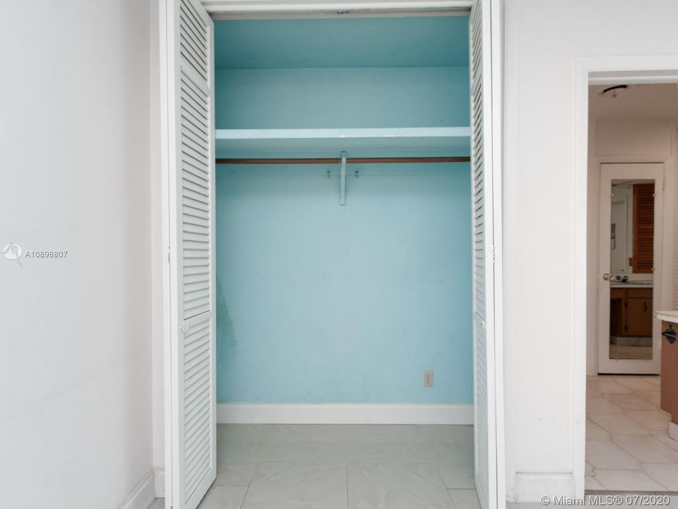 Недавно продано: $349,000 (3 спален, 3 ванн, 1949 Квадратных фут)