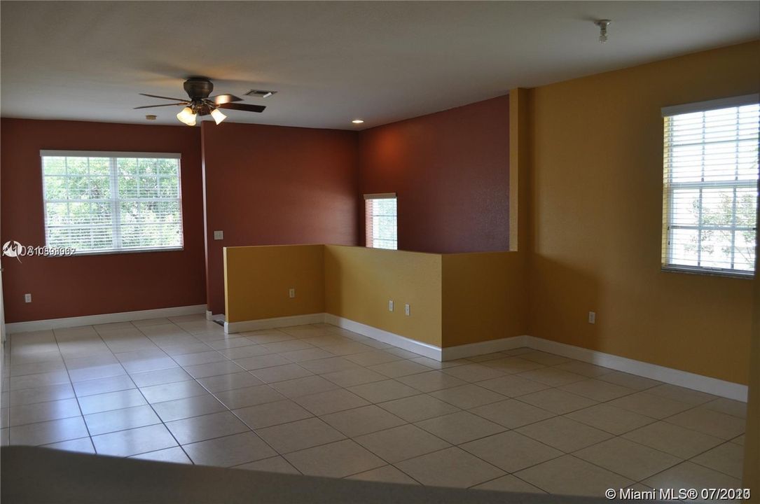 Recently Rented: $1,850 (3 beds, 2 baths, 1417 Square Feet)