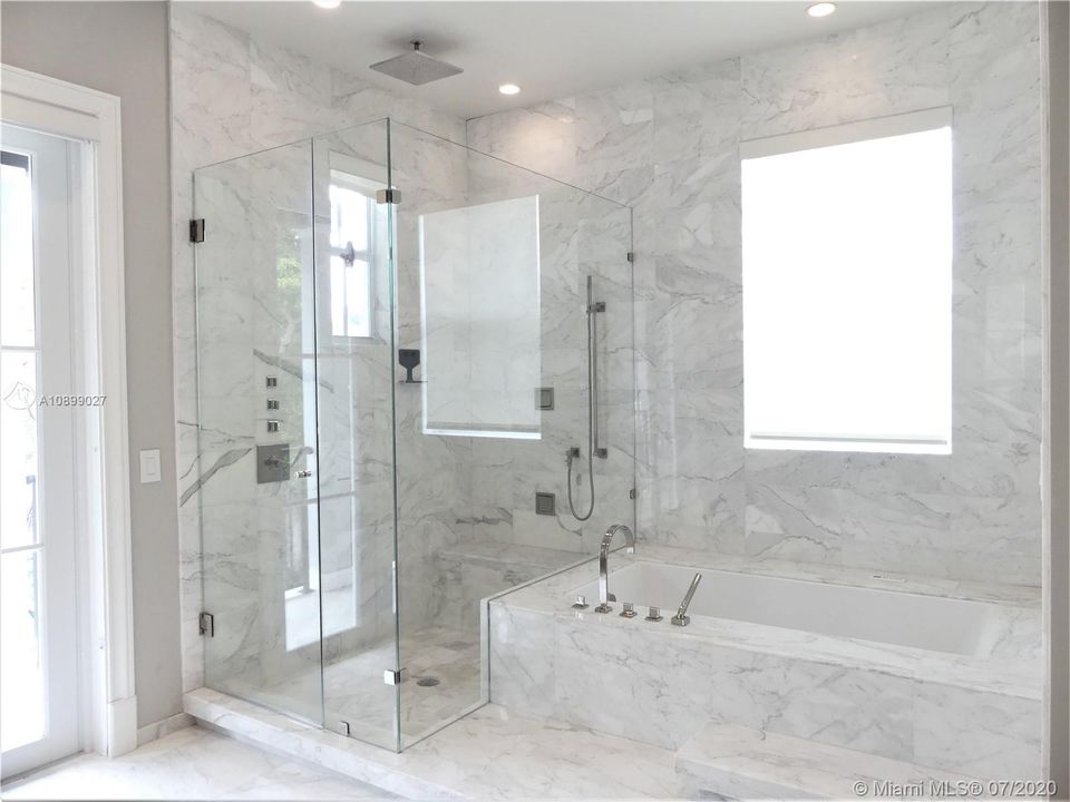 Recently Rented: $18,000 (5 beds, 5 baths, 4281 Square Feet)