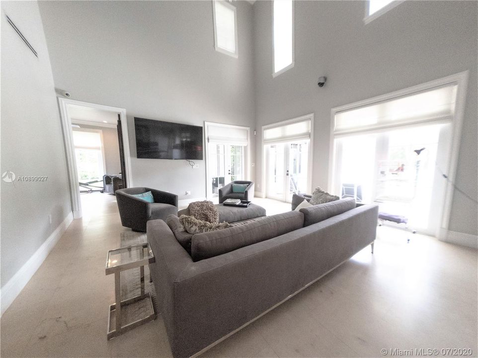 Recently Rented: $18,000 (5 beds, 5 baths, 4281 Square Feet)