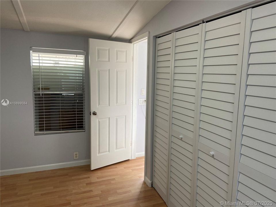 Vendido Recientemente: $81,900 (3 camas, 3 baños, 0 Pies cuadrados)