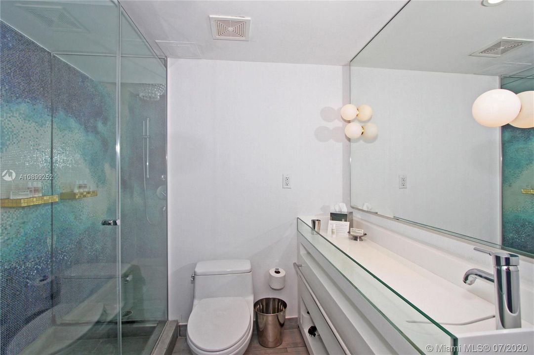 最近售出: $269,000 (0 贝兹, 1 浴室, 485 平方英尺)