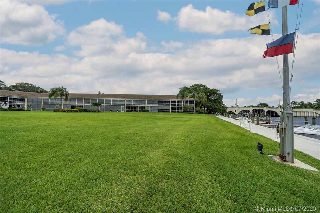Recently Sold: $349,900 (2 beds, 2 baths, 750 Square Feet)