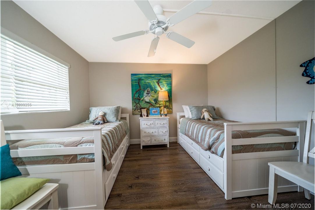 Recently Sold: $349,900 (2 beds, 2 baths, 750 Square Feet)