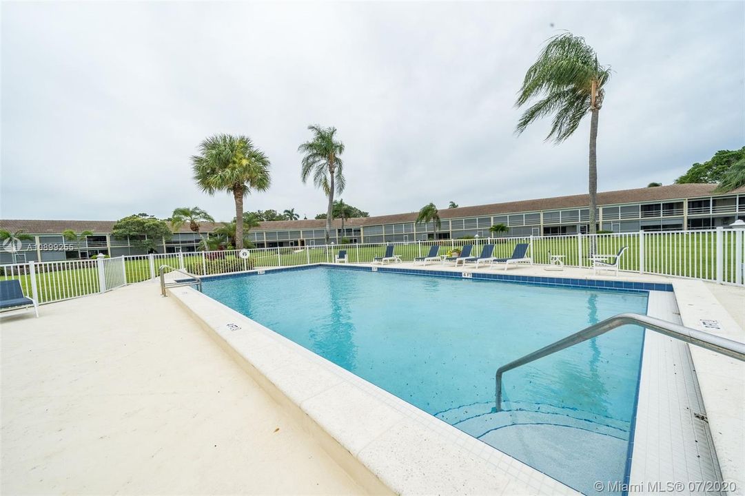 Recently Sold: $349,900 (2 beds, 2 baths, 750 Square Feet)