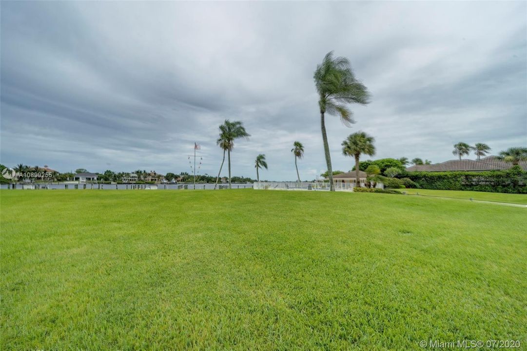 Recently Sold: $349,900 (2 beds, 2 baths, 750 Square Feet)