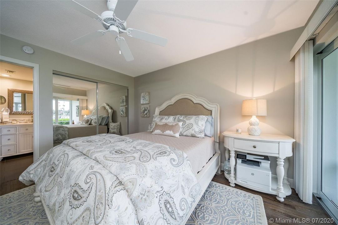Recently Sold: $349,900 (2 beds, 2 baths, 750 Square Feet)