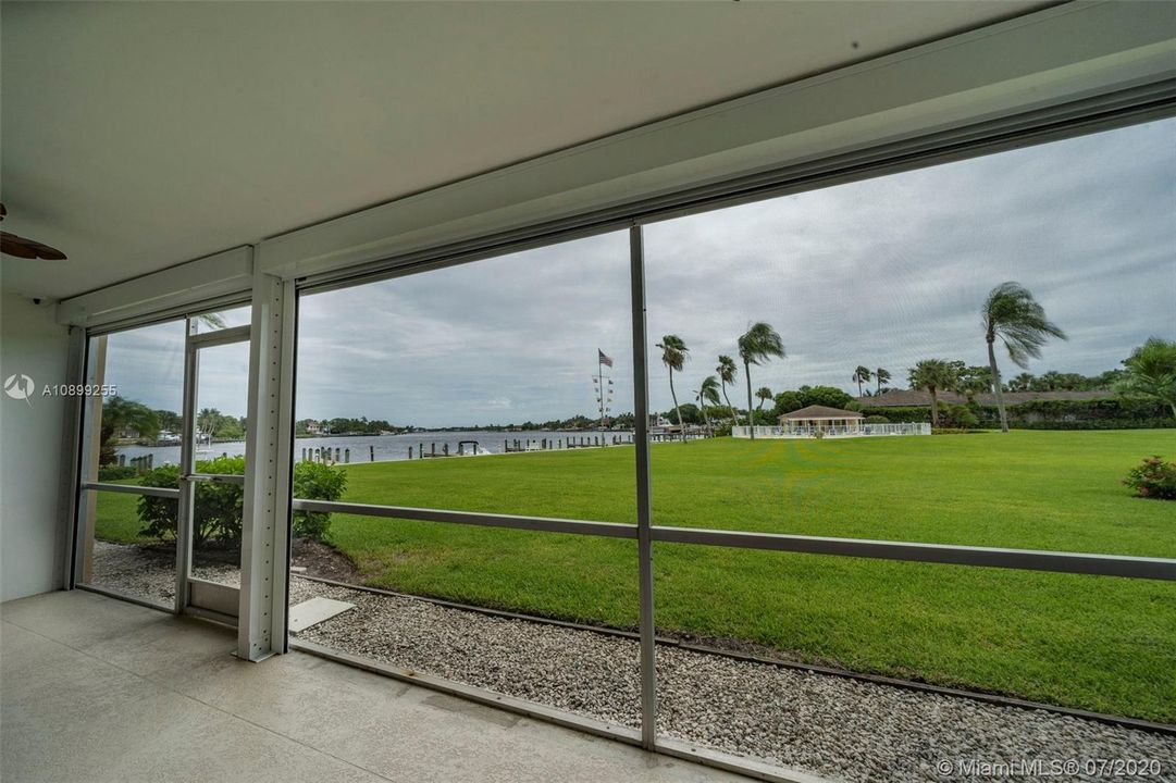 Recently Sold: $349,900 (2 beds, 2 baths, 750 Square Feet)