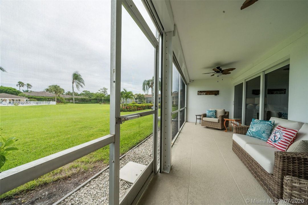 Recently Sold: $349,900 (2 beds, 2 baths, 750 Square Feet)