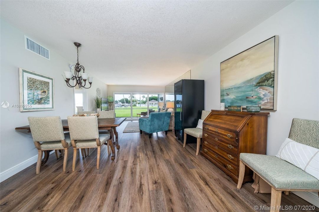 Recently Sold: $349,900 (2 beds, 2 baths, 750 Square Feet)