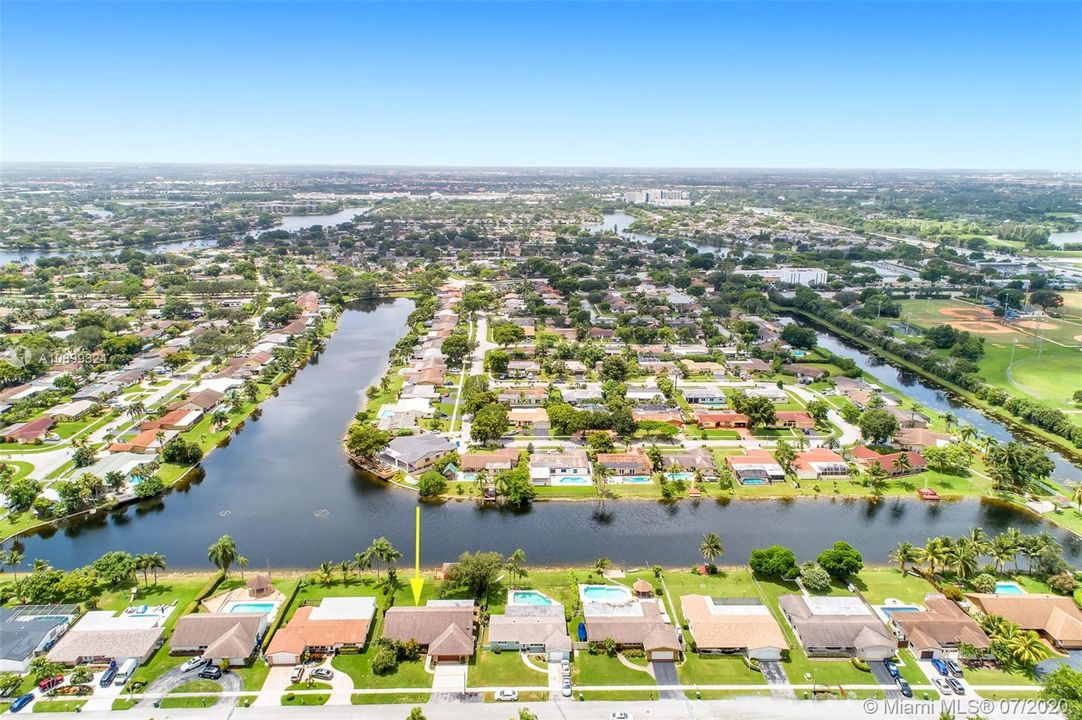 Vendido Recientemente: $474,900 (4 camas, 2 baños, 2138 Pies cuadrados)