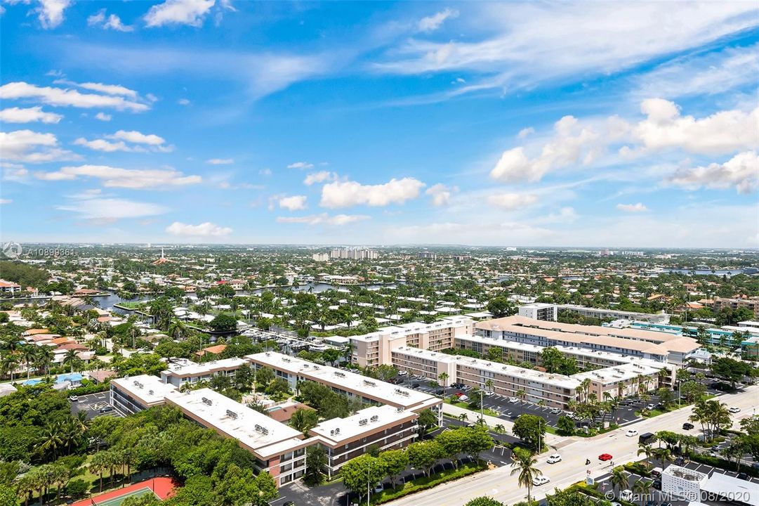 Beautiful west facing views of the city &  intracoastal