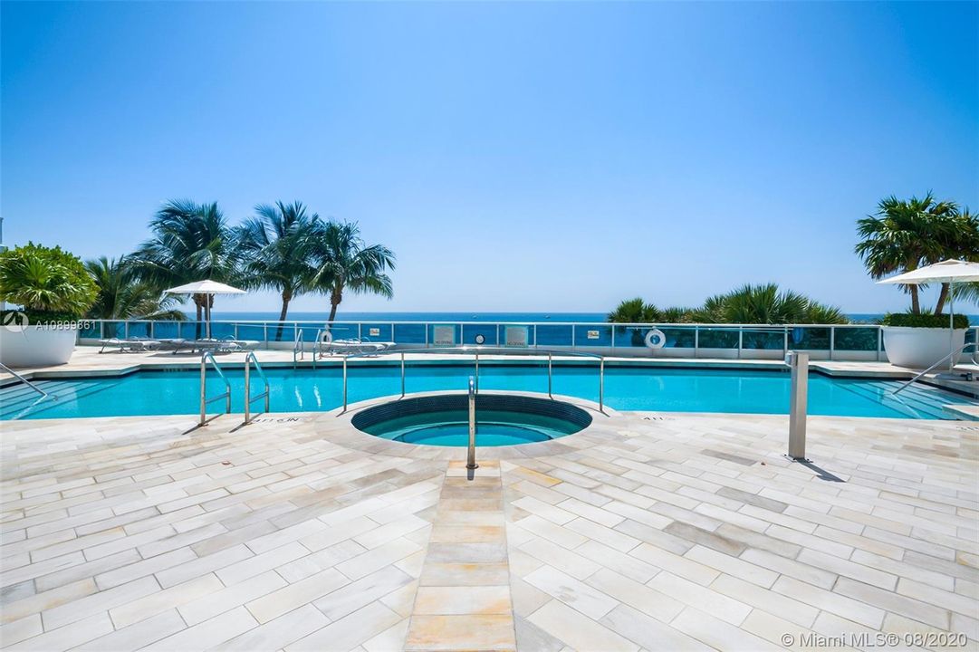 oceanfront pool and jacuzzi