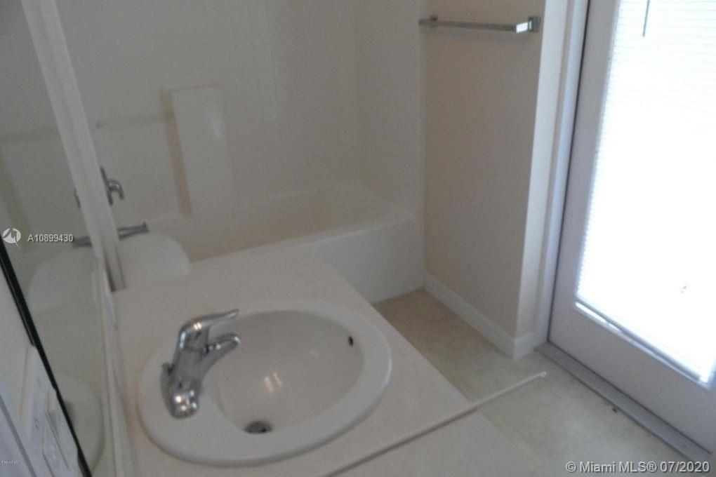 Recently Sold: $245,000 (4 beds, 3 baths, 2320 Square Feet)