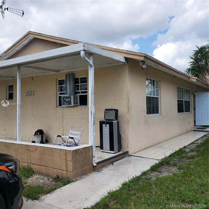 Recently Sold: $169,900 (3 beds, 2 baths, 1100 Square Feet)
