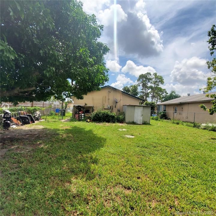 Recently Sold: $169,900 (3 beds, 2 baths, 1100 Square Feet)
