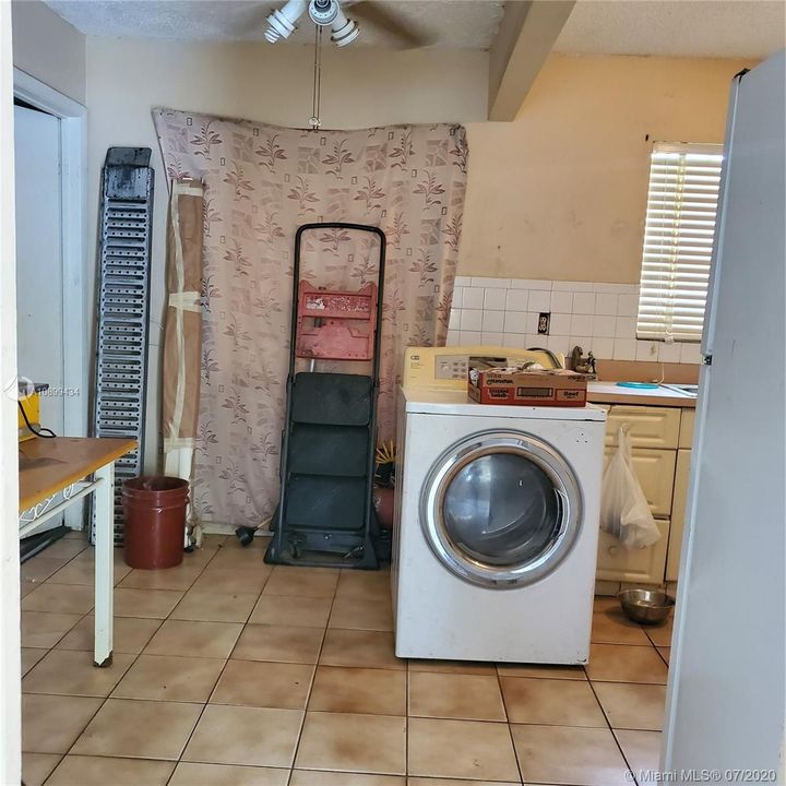 Recently Sold: $169,900 (3 beds, 2 baths, 1100 Square Feet)