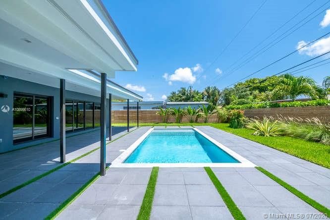 Recently Sold: $1,189,000 (5 beds, 3 baths, 2185 Square Feet)