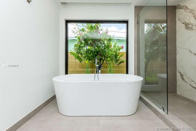 Recently Sold: $1,189,000 (5 beds, 3 baths, 2185 Square Feet)