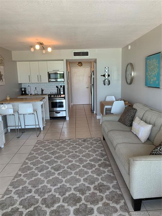 Vendido Recientemente: $239,000 (0 camas, 1 baños, 398 Pies cuadrados)