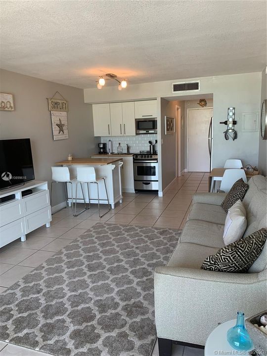 Vendido Recientemente: $239,000 (0 camas, 1 baños, 398 Pies cuadrados)