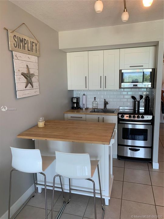 Vendido Recientemente: $239,000 (0 camas, 1 baños, 398 Pies cuadrados)