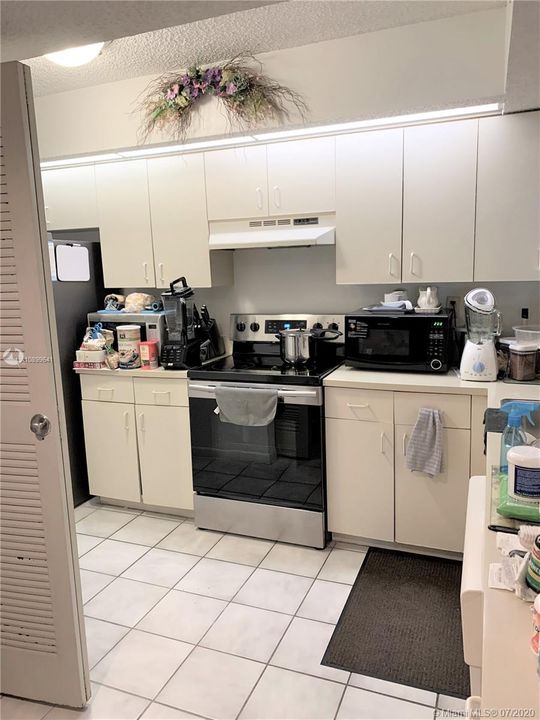 Recently Sold: $139,000 (1 beds, 1 baths, 813 Square Feet)