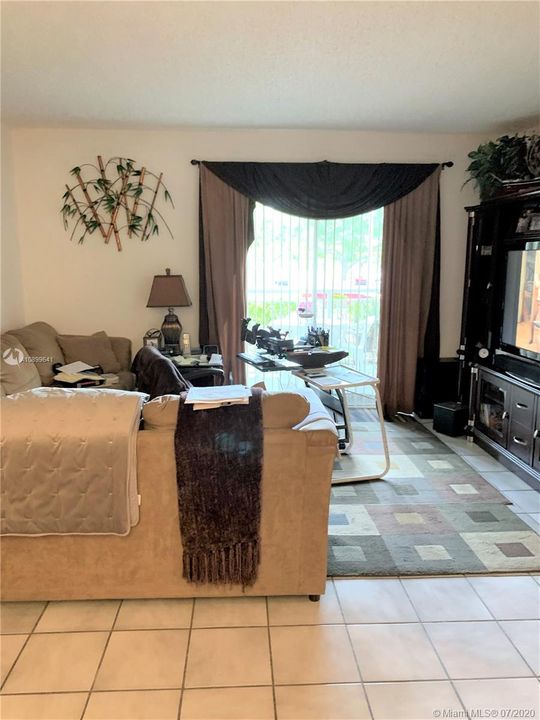 Recently Sold: $139,000 (1 beds, 1 baths, 813 Square Feet)