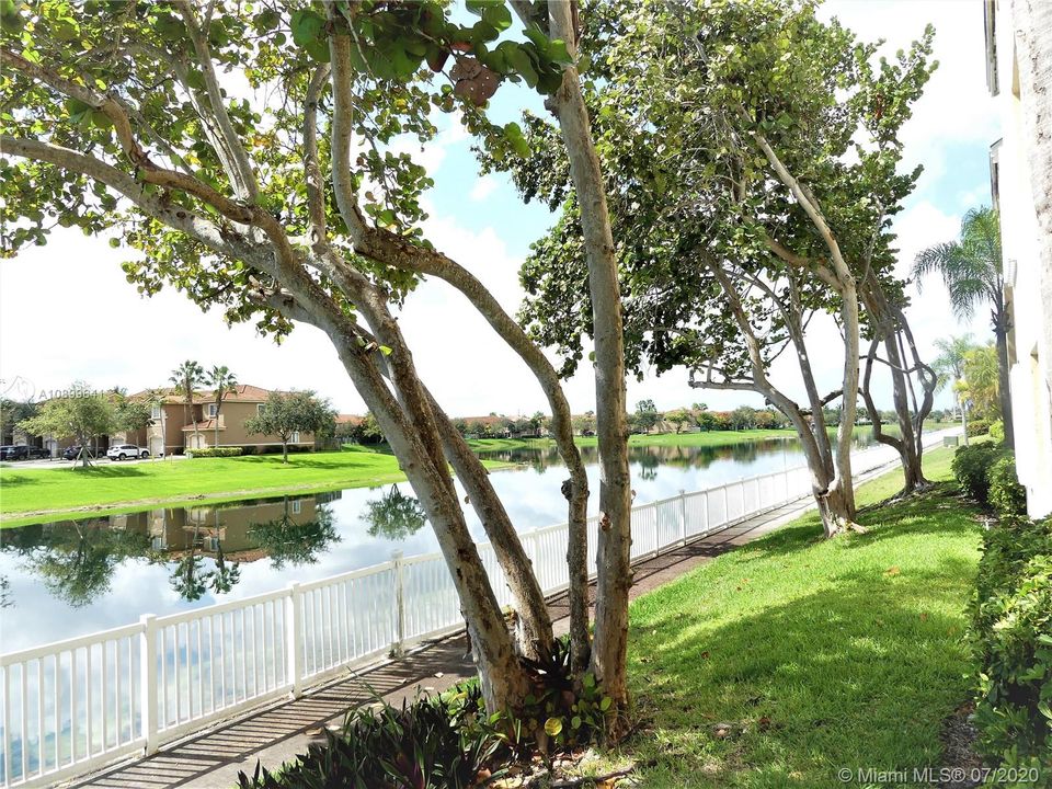 Recently Sold: $139,000 (1 beds, 1 baths, 813 Square Feet)