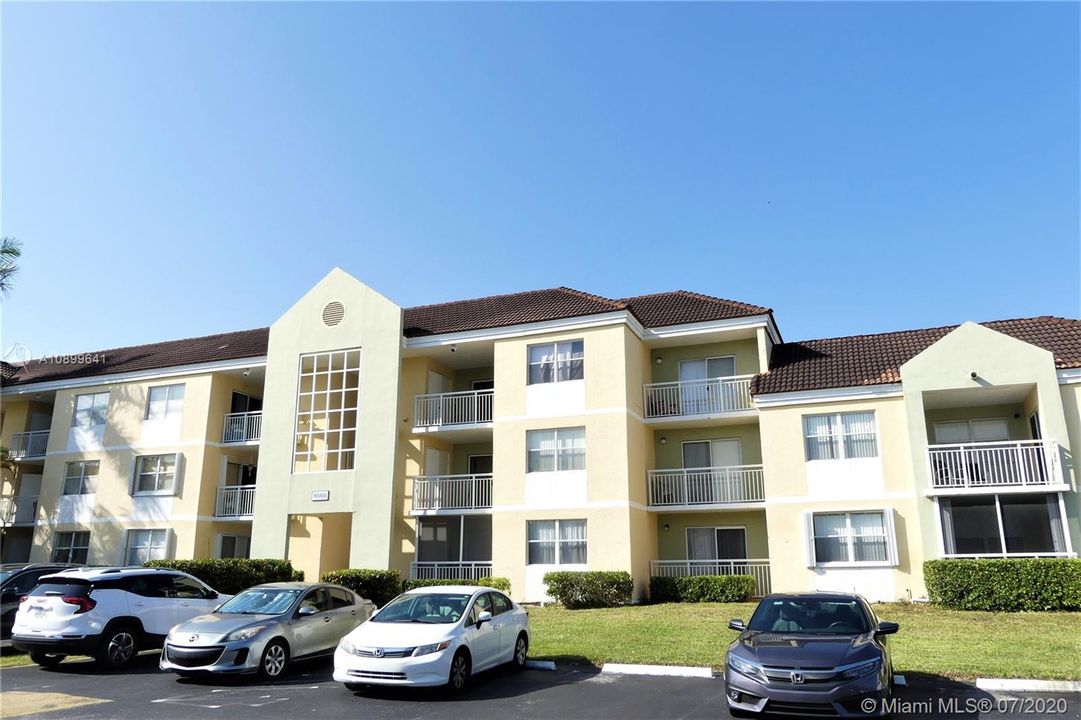 Recently Sold: $139,000 (1 beds, 1 baths, 813 Square Feet)