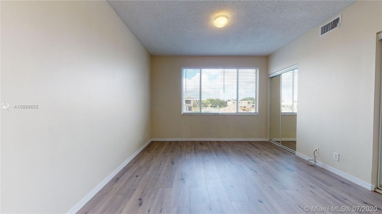 Recently Sold: $245,000 (2 beds, 2 baths, 1110 Square Feet)