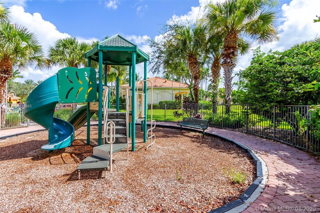 Recently Sold: $255,000 (3 beds, 3 baths, 1560 Square Feet)