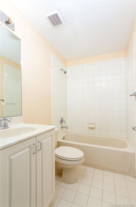 Recently Sold: $255,000 (3 beds, 3 baths, 1560 Square Feet)