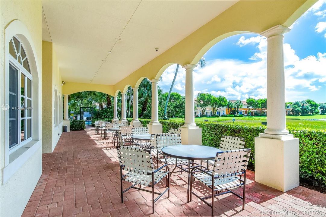Recently Sold: $255,000 (3 beds, 3 baths, 1560 Square Feet)