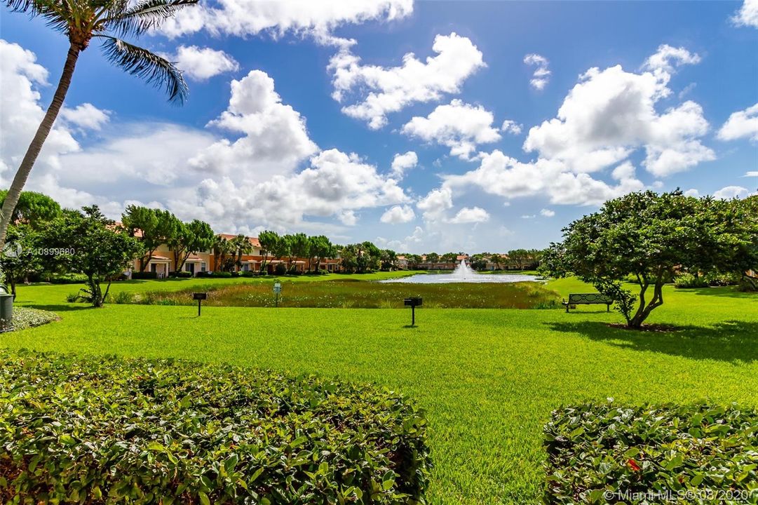 Recently Sold: $255,000 (3 beds, 3 baths, 1560 Square Feet)