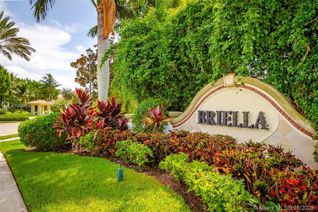 Recently Sold: $255,000 (3 beds, 3 baths, 1560 Square Feet)