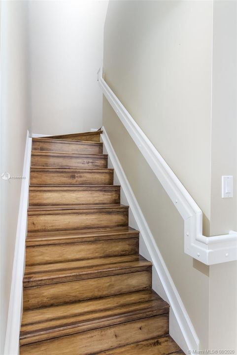 Recently Sold: $255,000 (3 beds, 3 baths, 1560 Square Feet)