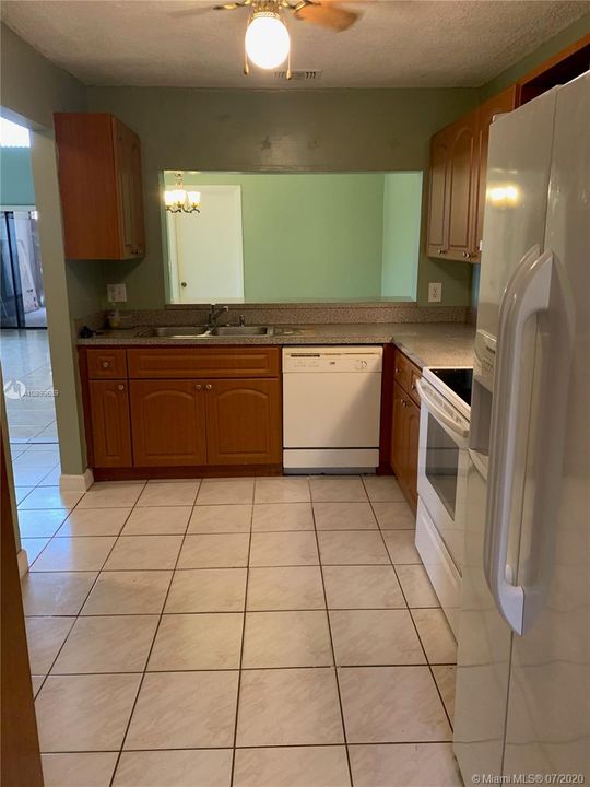 Recientemente alquilado: $1,600 (2 camas, 2 baños, 1080 Pies cuadrados)