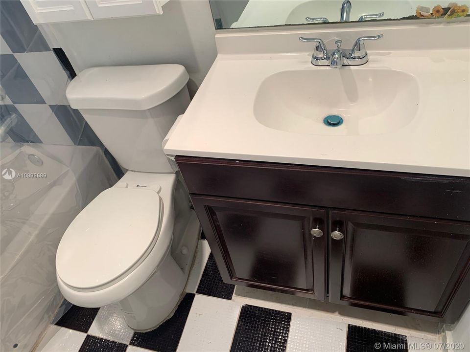 Recientemente alquilado: $1,600 (2 camas, 2 baños, 1080 Pies cuadrados)