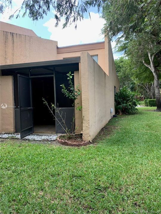 Recientemente alquilado: $1,600 (2 camas, 2 baños, 1080 Pies cuadrados)