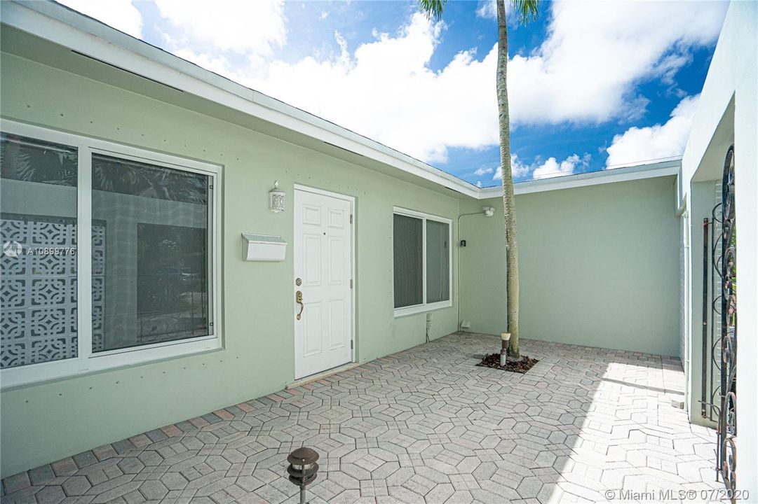 Vendido Recientemente: $415,000 (3 camas, 2 baños, 1443 Pies cuadrados)
