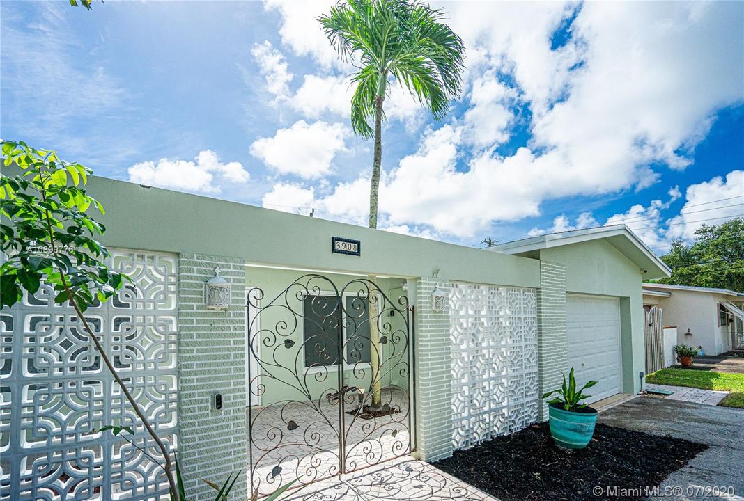 Vendido Recientemente: $415,000 (3 camas, 2 baños, 1443 Pies cuadrados)