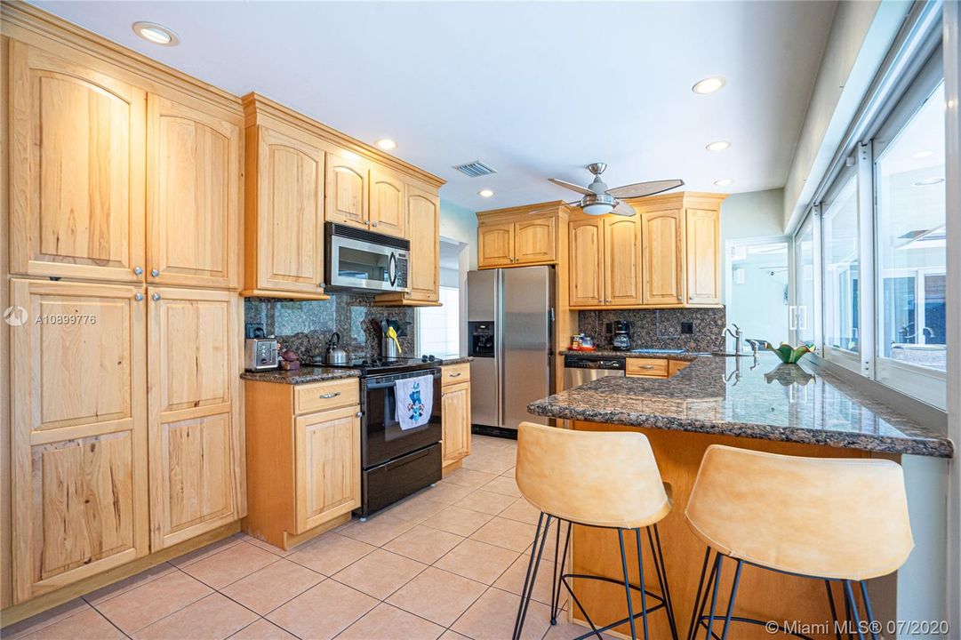 Vendido Recientemente: $415,000 (3 camas, 2 baños, 1443 Pies cuadrados)