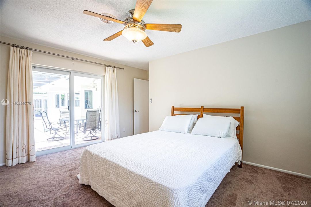Vendido Recientemente: $415,000 (3 camas, 2 baños, 1443 Pies cuadrados)
