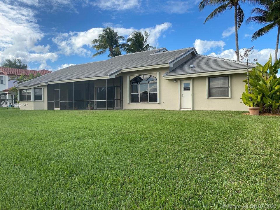 Vendido Recientemente: $549,000 (3 camas, 2 baños, 2760 Pies cuadrados)