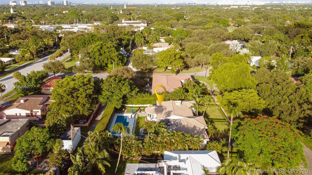 Vendido Recientemente: $1,295,000 (4 camas, 3 baños, 2330 Pies cuadrados)