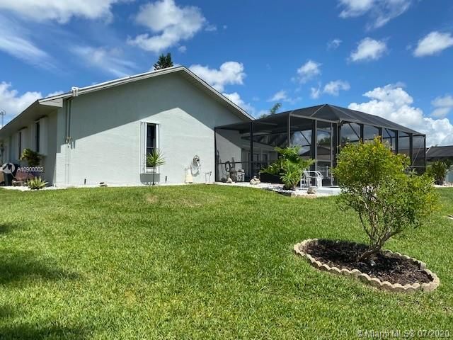 Recently Sold: $320,000 (3 beds, 2 baths, 1310 Square Feet)